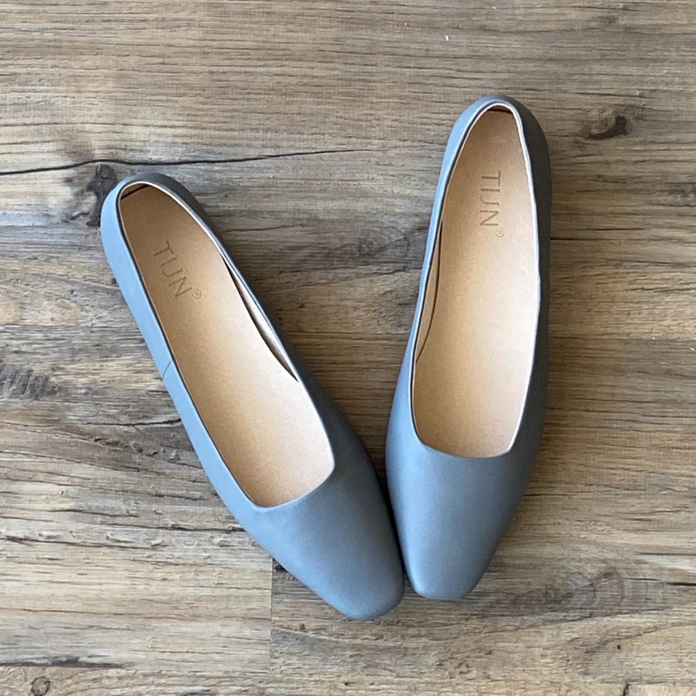 TIJN Gray Classic Flat Heel